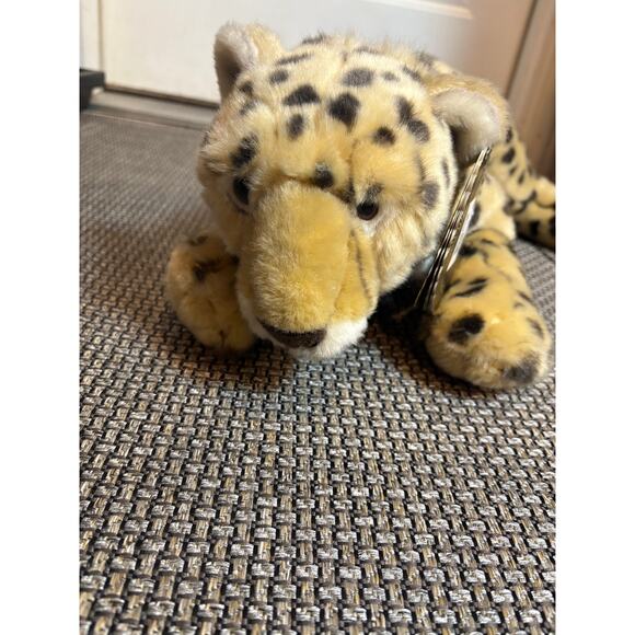 FAO Schwarz Stuffed Cheetah 21" Long (approx) - Picture 3 of 10